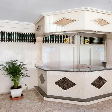 Calle Manuel Mena 4 Appartement